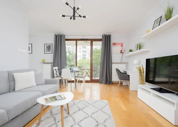 City Apartment With Parking Near Metro Mlociny By Noclegi Renters