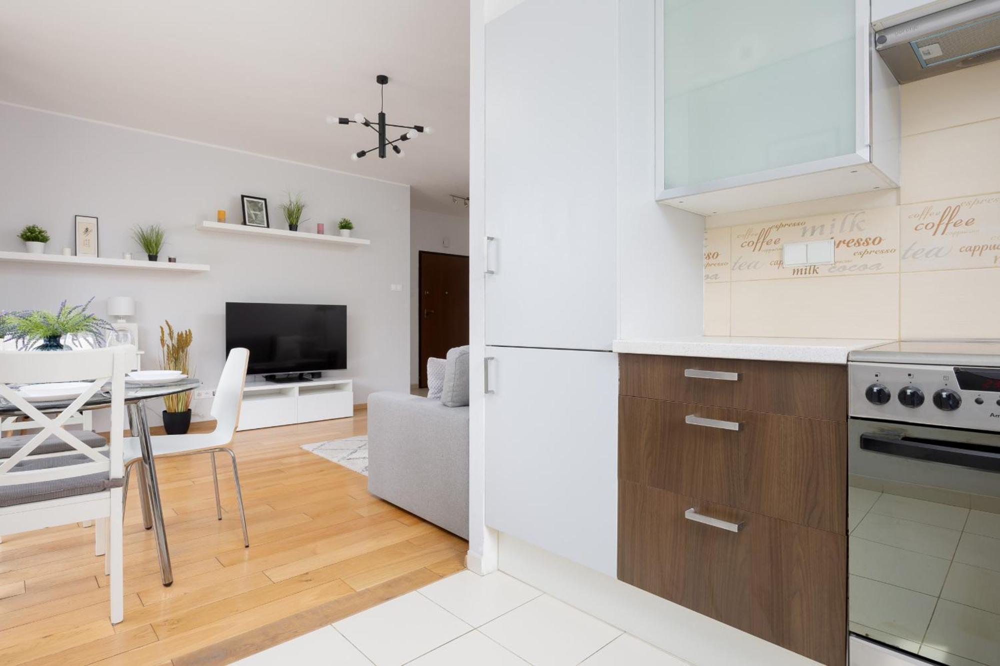 With Parking Near Metro Mlociny By Renters Apartament